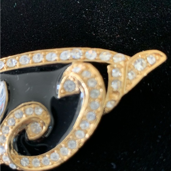 Vintage Crown Trifari Brooch - Picture 4 of 8